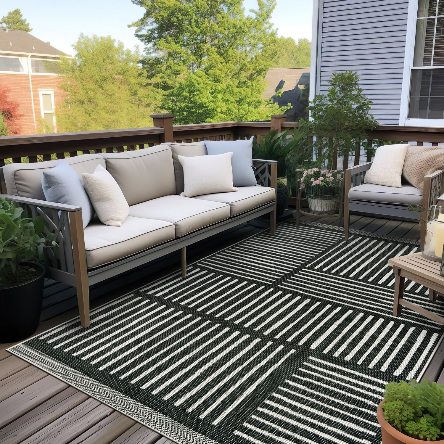World Rug Gallery Contemporary Stripe Reversible Indoor / Outdoor Area Rug