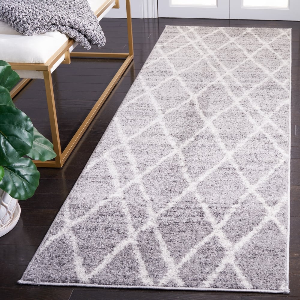 SAFAVIEH Adirondack Shukrie Trellis Rug