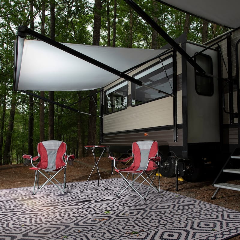 Contemporary Geometric Reversible Plastic Outdoor Rugs