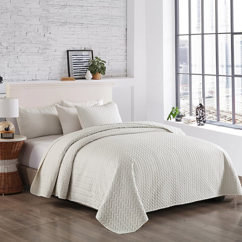 3-piece Fashionable Solid Embossed Quilt Set Bedspread Cover