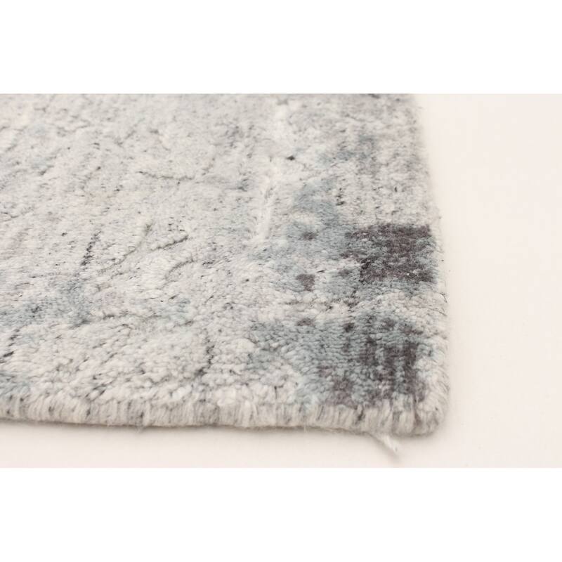 ECARPETGALLERY Hand Loomed Galleria Light Grey Viscose Rug 5'0 x 7'3