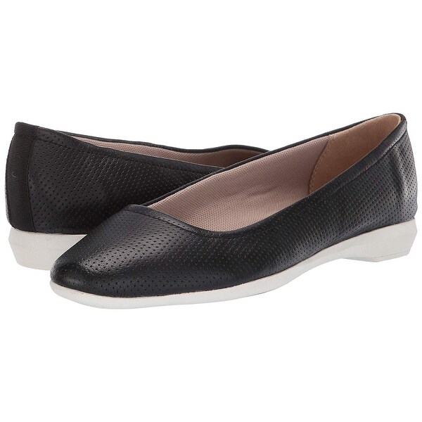 naturalizer womens flats