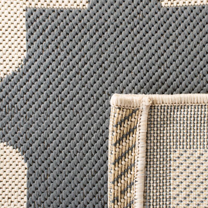 SAFAVIEH Courtyard Dorthey Indoor/ Outdoor Waterproof Patio Backyard Rug
