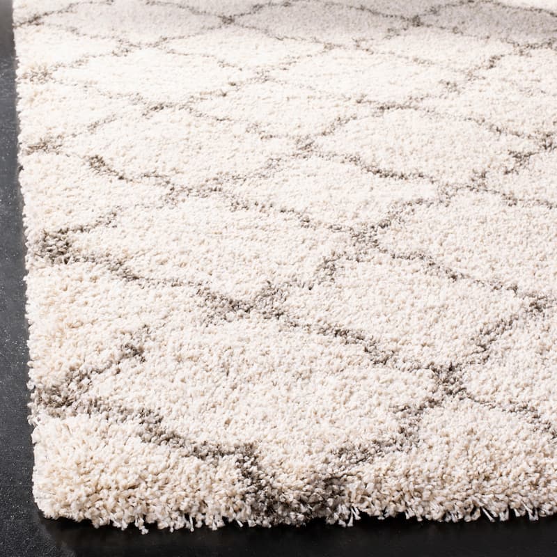 SAFAVIEH Hudson Shag Vitchka Glam Trellis 2-inch Area Rug - 2'3" x 3'9" - Ivory/Grey