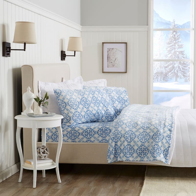 Luxurious Printed Velvet Plush Warm and Cozy Sheet Set.