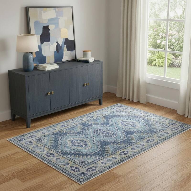 HomeRoots Southwestern Modern, Contemporary Rectangle Area Rug - 4' X 6'