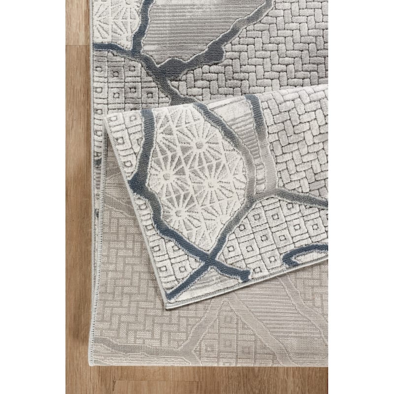 Gray 2 ft. 7 in. x 9 ft. 10 in. Luxury Area Rug, 0.43 Pile Height – Sophisticated Warmth for Any Room