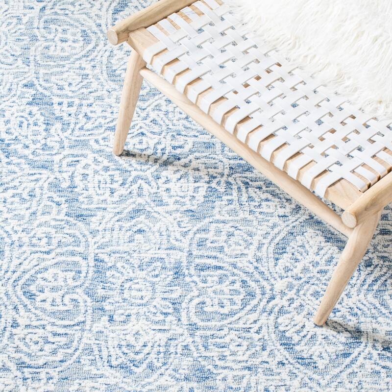 SAFAVIEH Handmade Metro Lorenzina French Country Wool Rug
