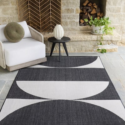 Cabrera Recycled Geometric Indoor/Outdoor Area Rug