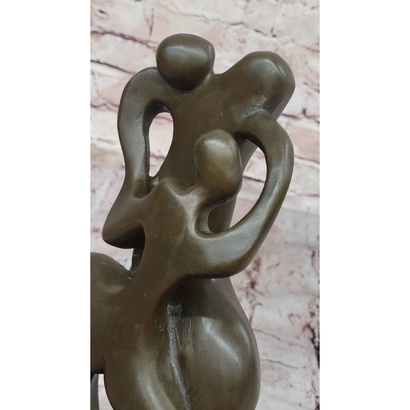 Abstract Bronze Sculpture Of Embracing Figures – Contemporary Art On Marble Base