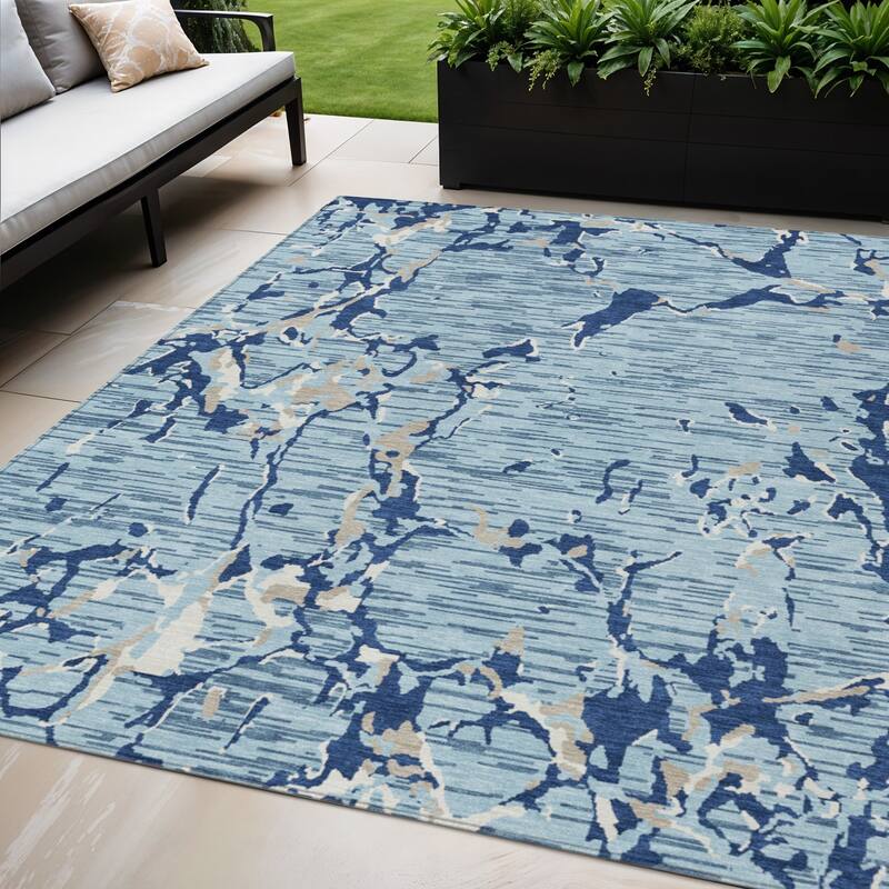 HomeRoots Striped Transitional Rectangle Outdoor Rug - 5' X 8'