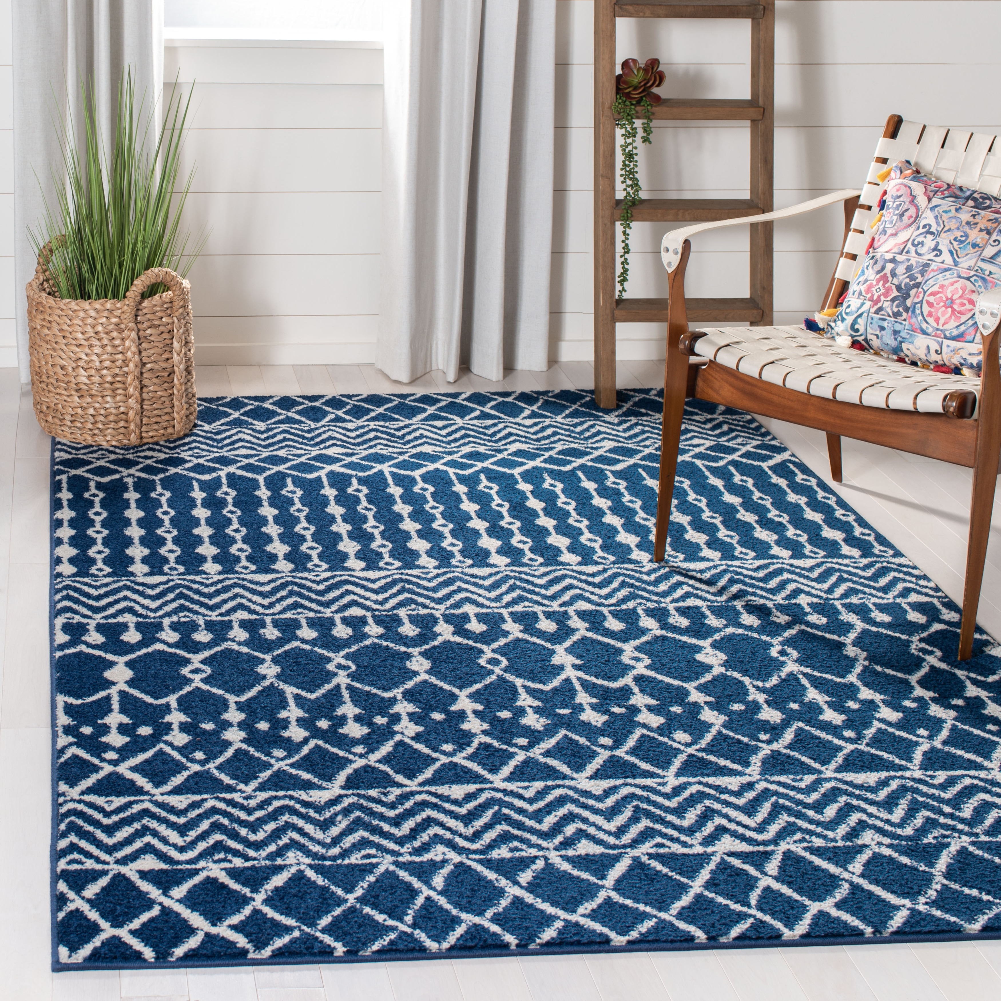 SAFAVIEH Tulum Lelya Moroccan Boho Tribal Rug - Navy/Ivory - 5'3" x 7'6"