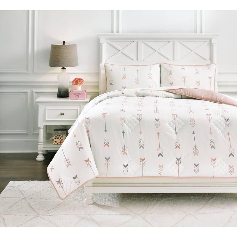 Signature Design by Ashley Lexann Pink Comforter Set