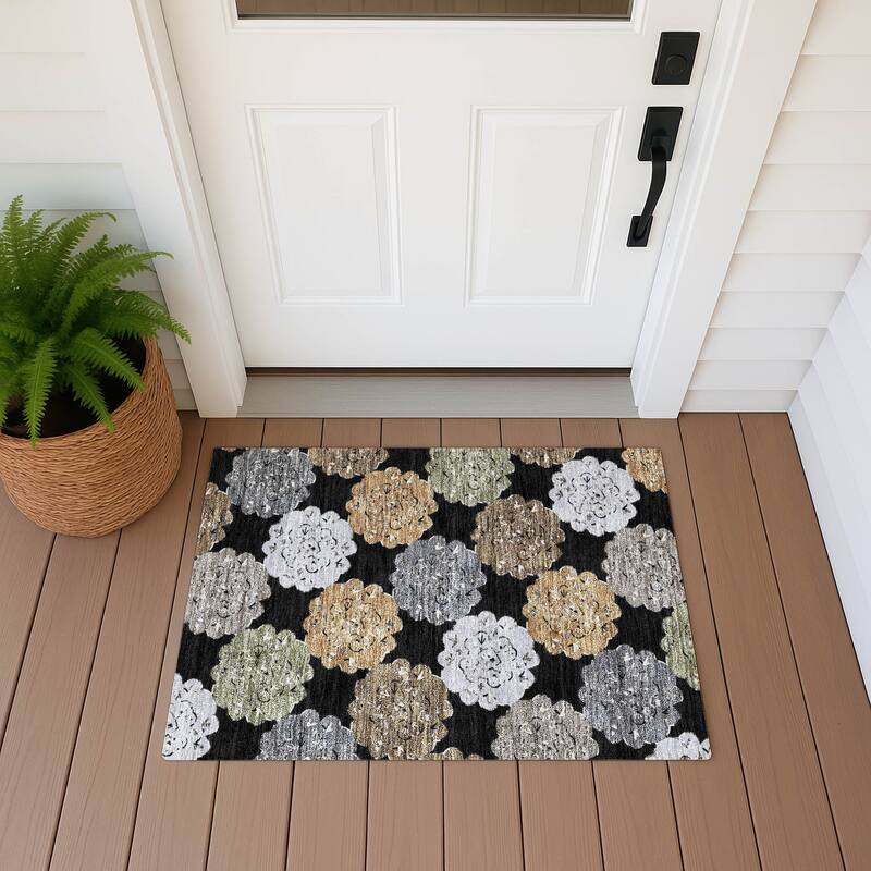 Machine Washable Indoor/ Outdoor Global Motif Chantille Rug - Black - 1'8" x 2'6"