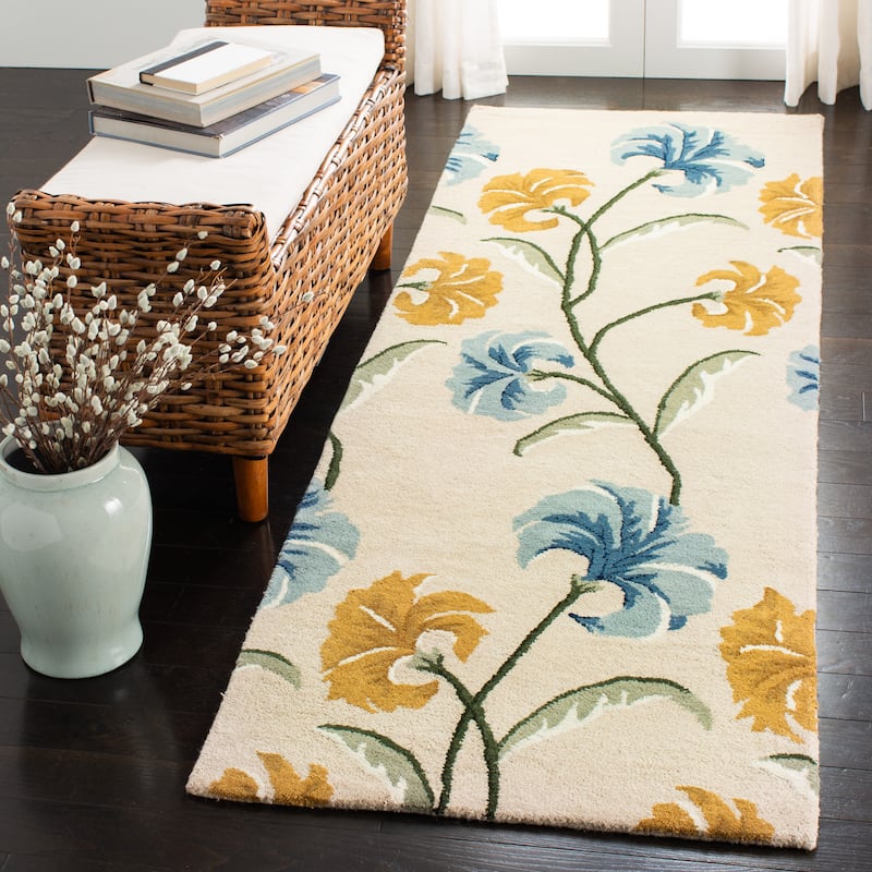 SAFAVIEH Handmade Soho Emilee Botanical N.Z. Wool Rug - 2'6" x 8' Runner - Beige/Multi