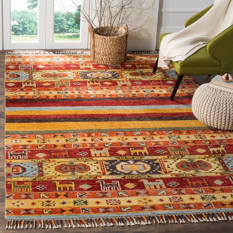 SAFAVIEH Hand-knotted Nomad Iliyana Southwestern Tribal Wool Rug - 6' x 9' - Multi