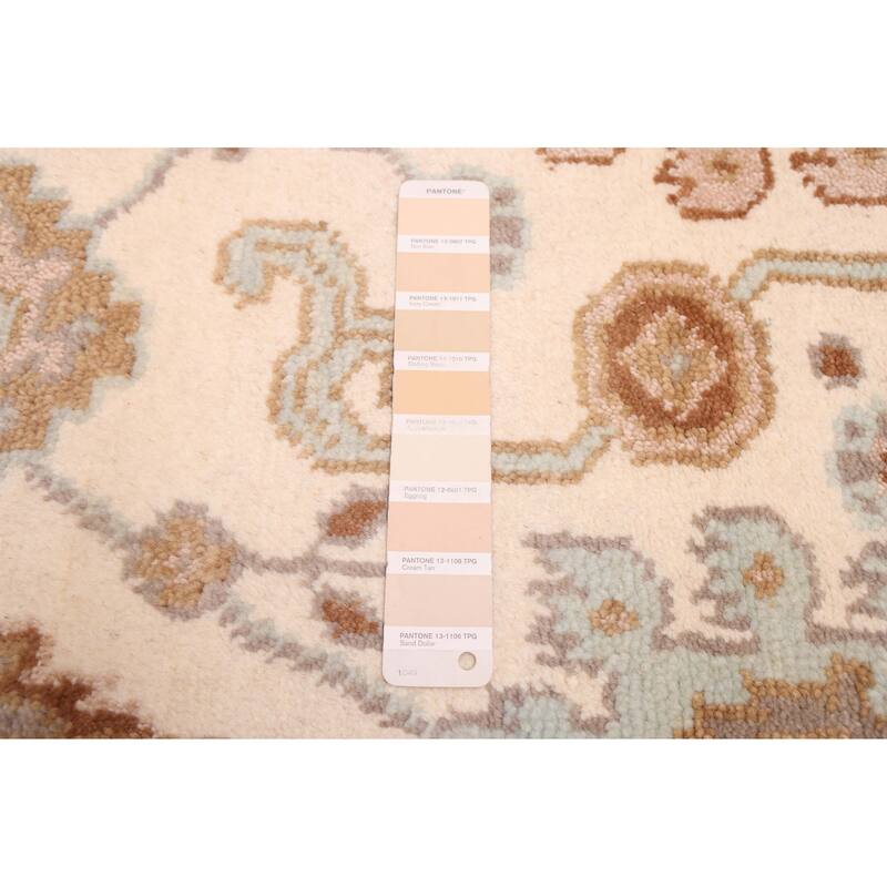 ECARPETGALLERY Hand-knotted Royal Oushak Ivory Wool Rug - 4'1 x 5'11
