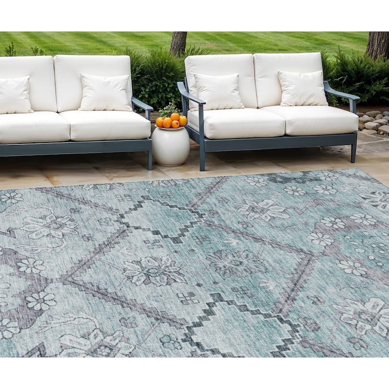 HomeRoots Floral Transitional Rectangle Outdoor Rug - 9' X 12'