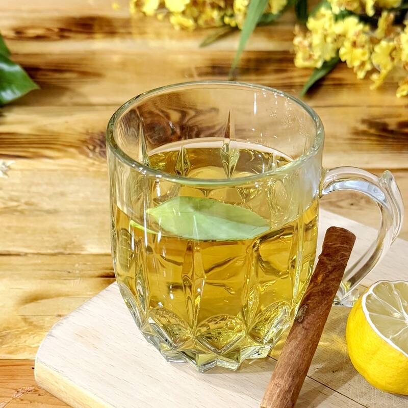 13 oz. Crystal Clear Flower Patterned Glass Mugs for Hot and Cold Beverages