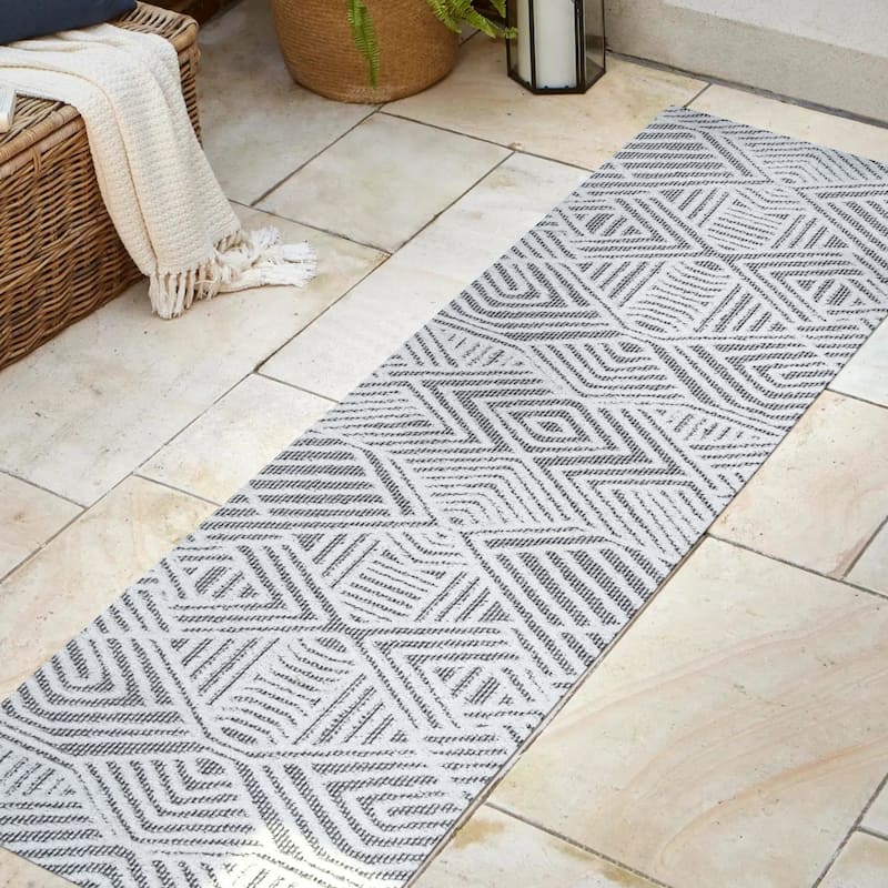 JONATHAN Y Aylan High-Low Pile Art Deco Geometric Indoor/Outdoor Area Rug