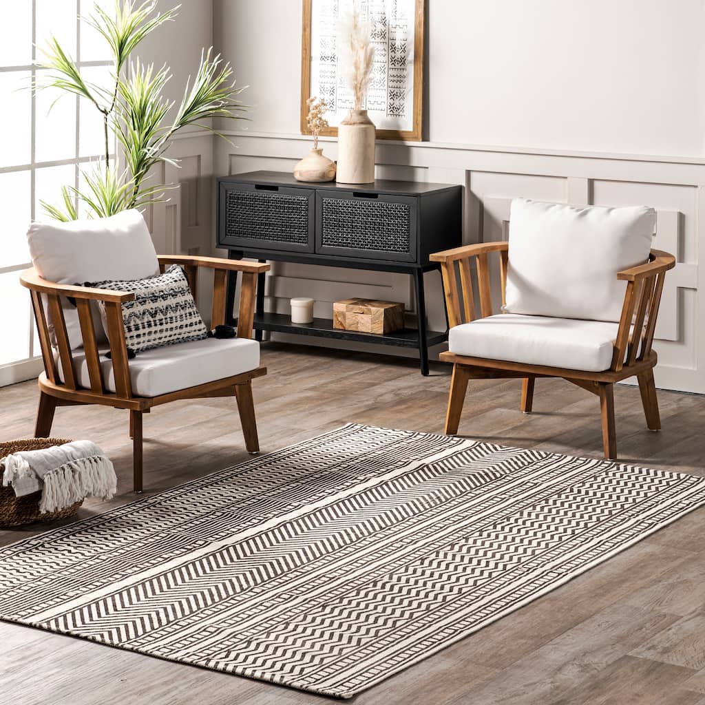 Nuloom Lydie Bohemian Banded Cotton Area Rug