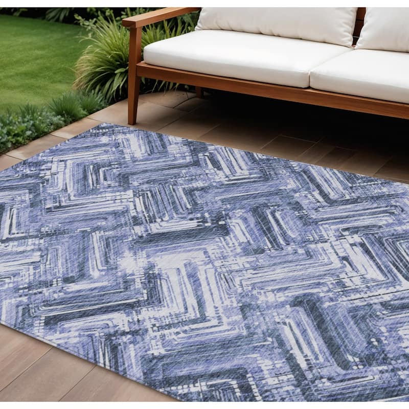 HomeRoots Geometric Transitional Rectangle Outdoor Rug - 8' X 10'