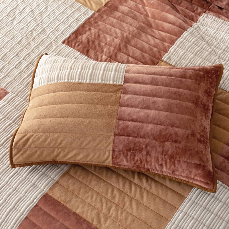 Wonderful Velvet 3 Piece Quilt Set