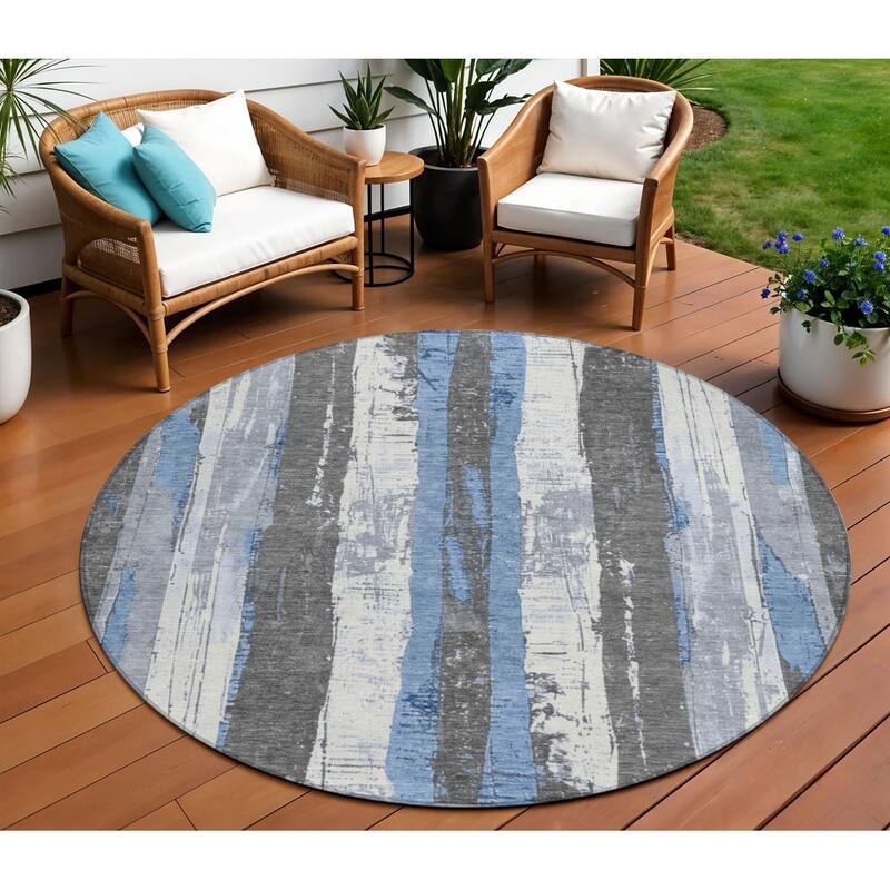 HomeRoots Striped Transitional Rectangle Outdoor Rug - 8' Round