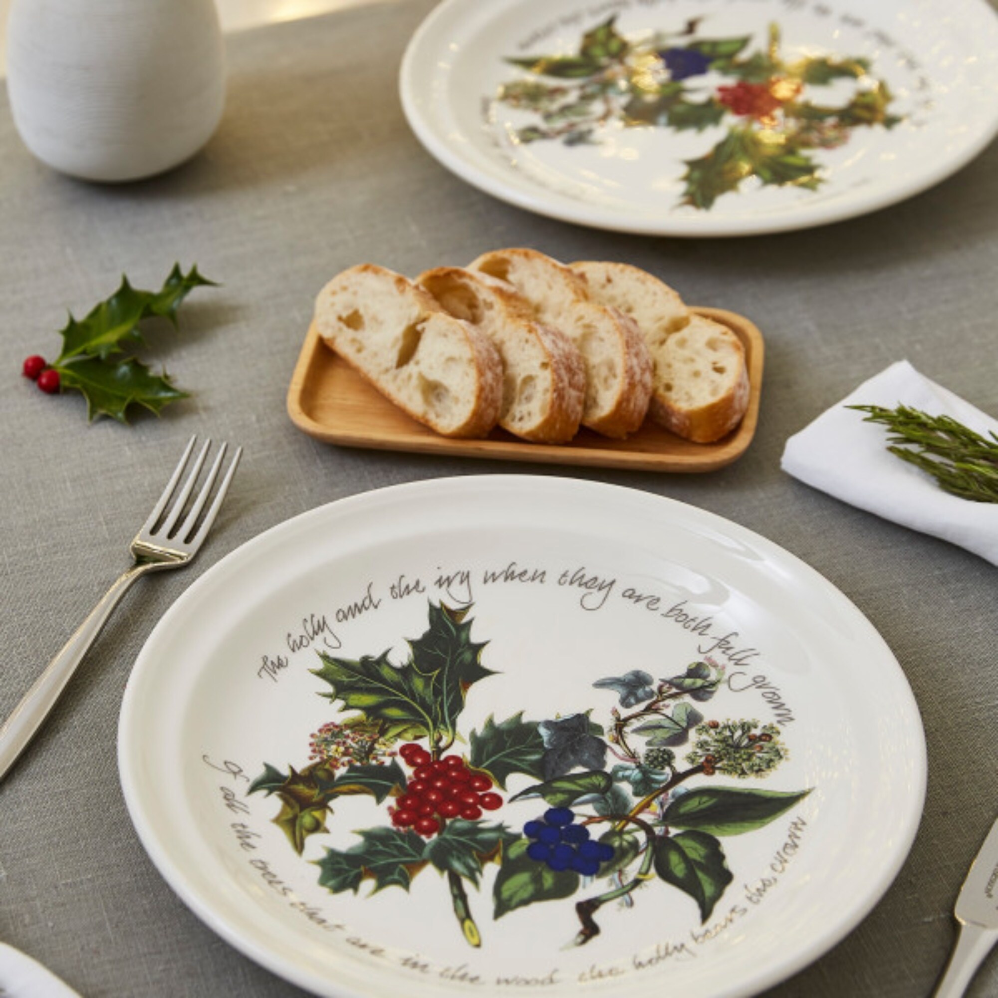 Portmeirion Christmas The Holly and Ivy Set of 4 Plates 6 in Bread and Butter Plates