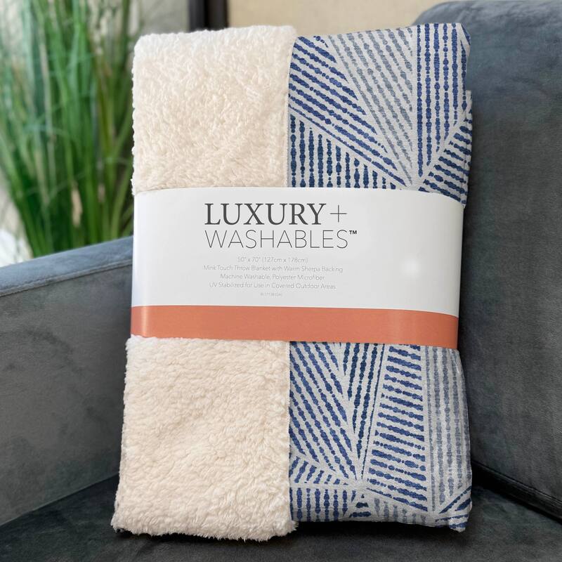 Premium Machine Washable Modern Geo Sherpa Throw Blanket