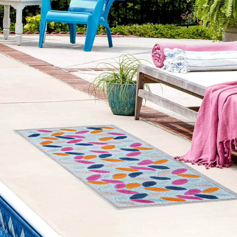 Outdoor Denver Collection Area Rug