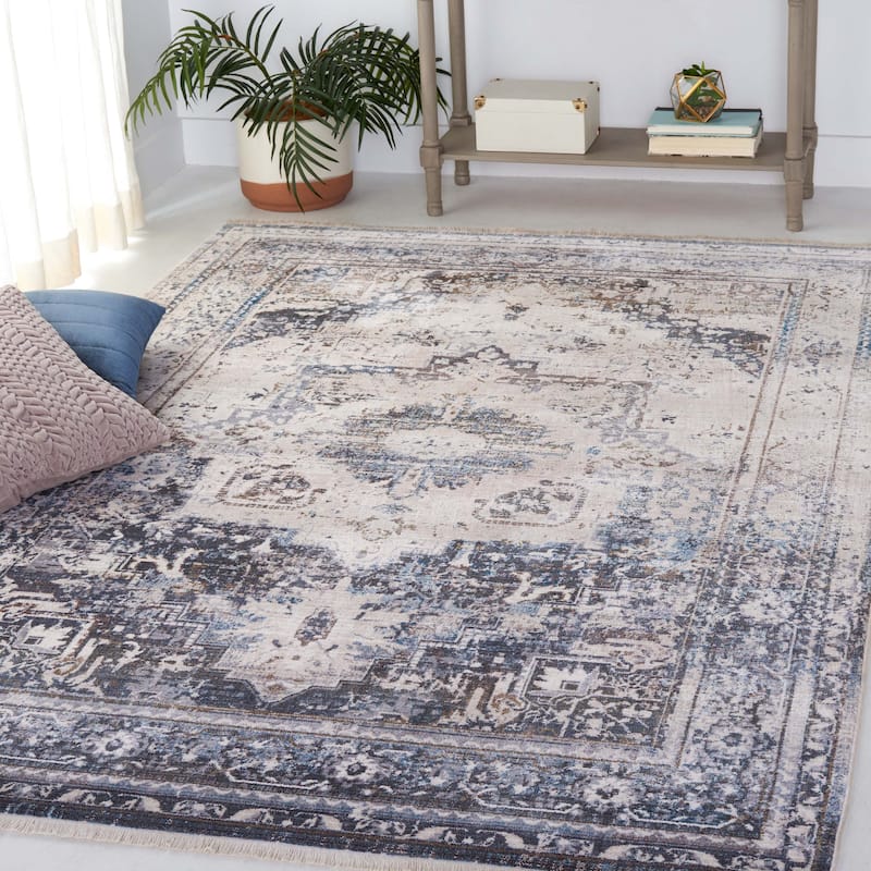 SAFAVIEH, Vintage Persian Veneranda Oriental Distressed Rug - 6' x 9'