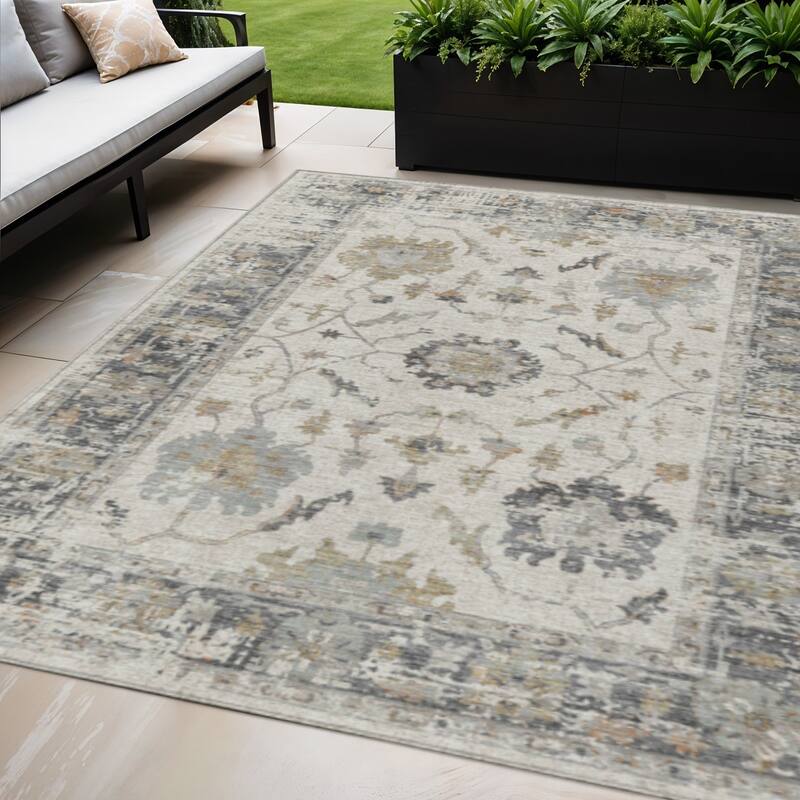 HomeRoots Floral Traditional Rectangle Outdoor Rug - 5' X 8'