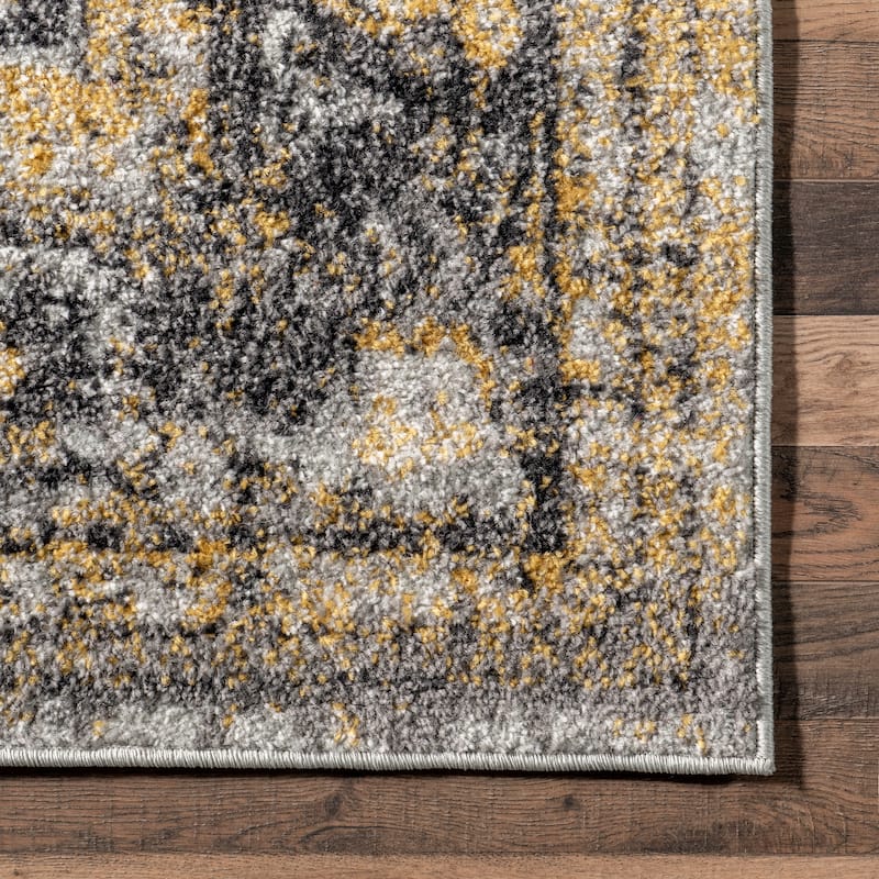 Nuloom Lilah Vintage Medallion Area Rug