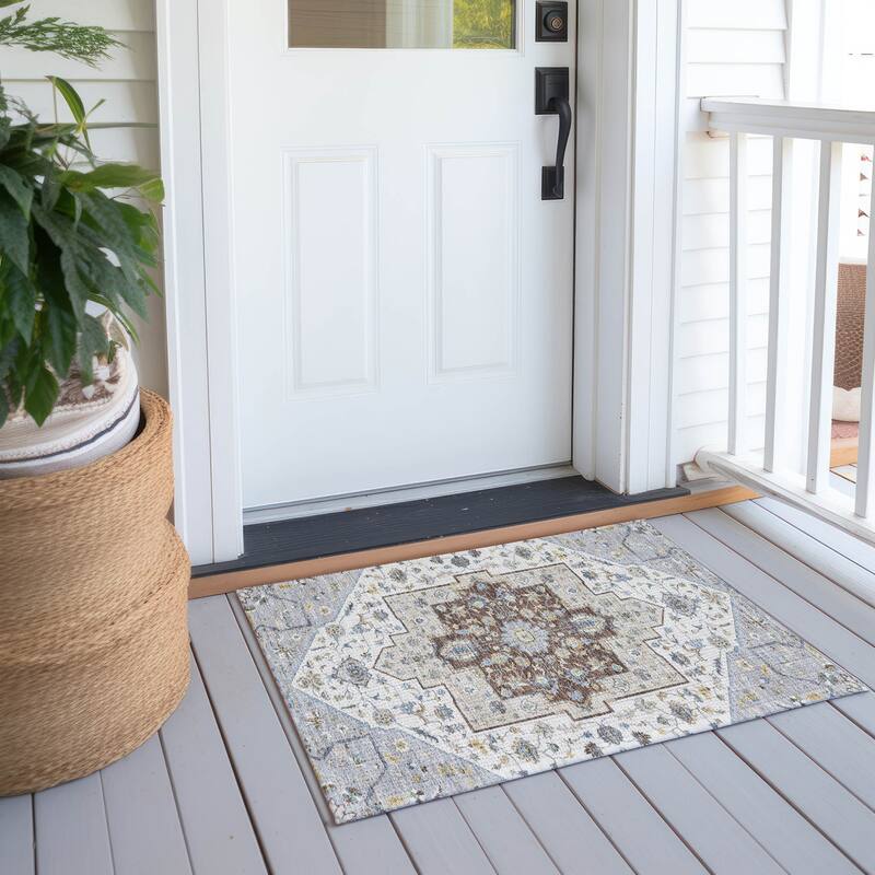 Machine Washable Indoor/ Outdoor Traditional Kolkata Chantille Rug - Gray - 1'8" x 2'6"