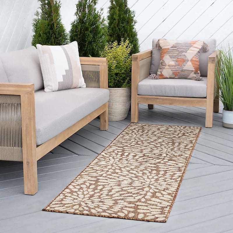 Exo Coastal Floral Indoor/Outdoor Area Rug - 2'3'' x 7'3'' - Brown/Cream
