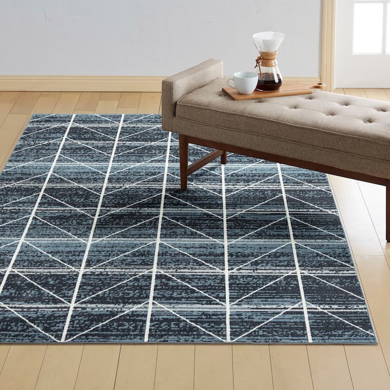 Everwash Treasure Arrow Modern Geometric Machine Washable Area Rug, Navy Blue/Grey