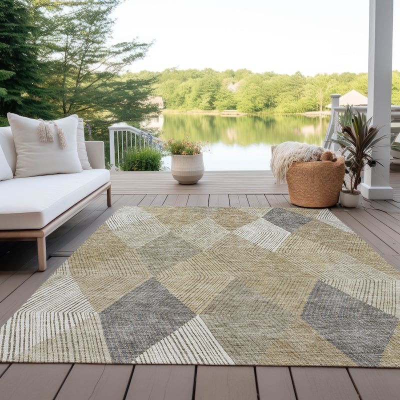 Machine Washable Indoor/ Outdoor Diamond Stripes Chantille Rug