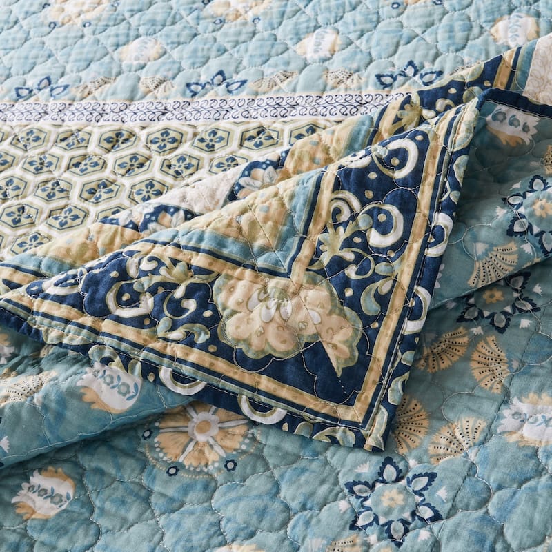 Greenland Home Fashions Thalia 100% Cotton Throw Quilt with Velvet Embellishments