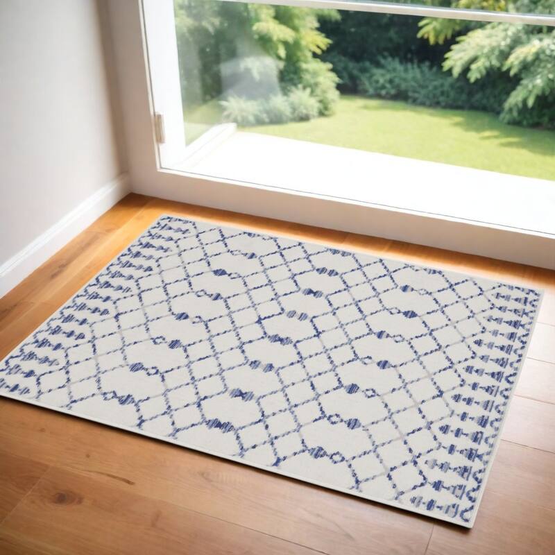 Buxa Power Loomed Geometric Modern Stain Resistant Area Rug By HomeRoots - 60' X '36' X '0.39 - 60' X '36' X '0.39 - Oxford Blue - Rectangle