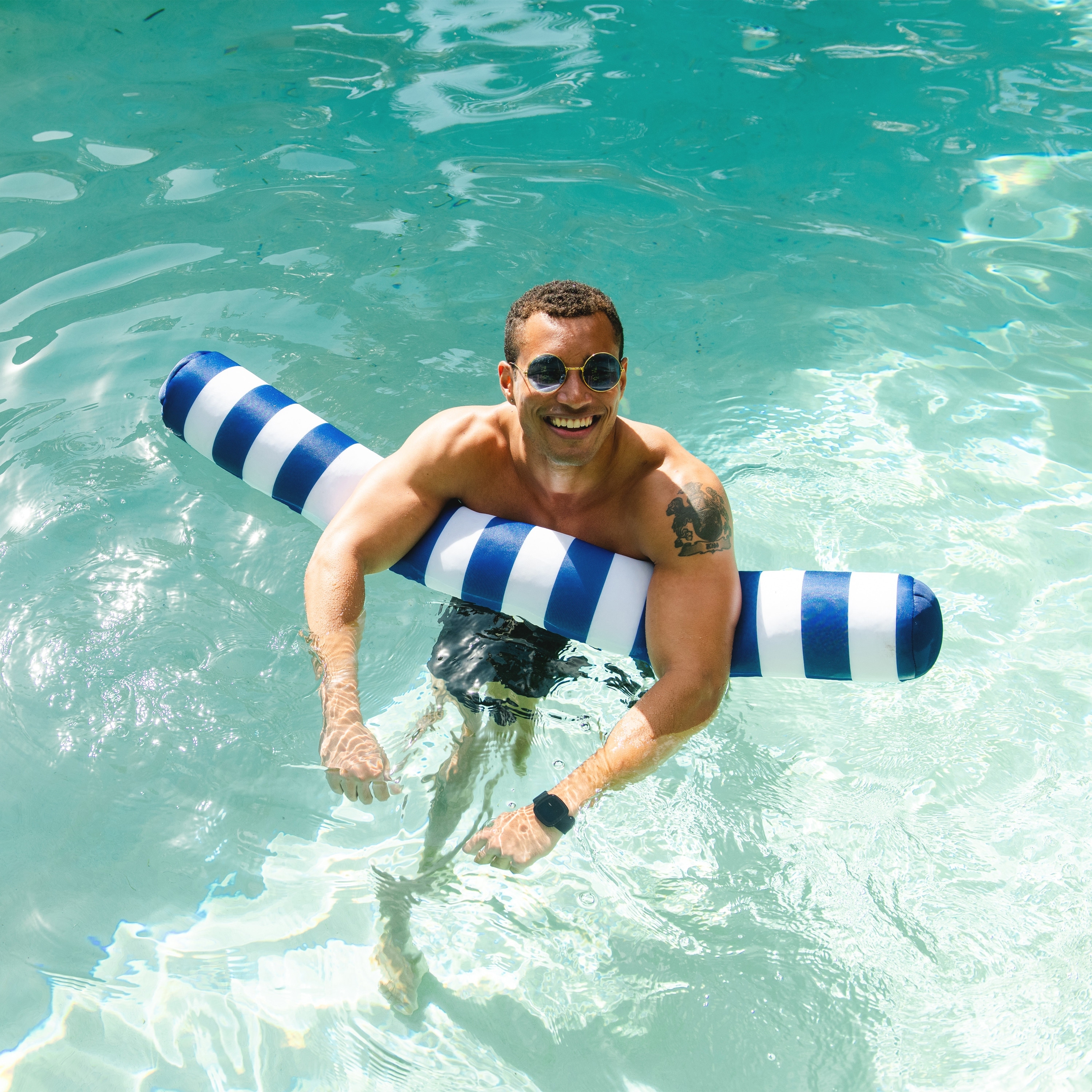 Mesh outlet pool noodle