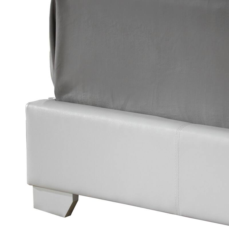 Twin Bed in White with Durable Design