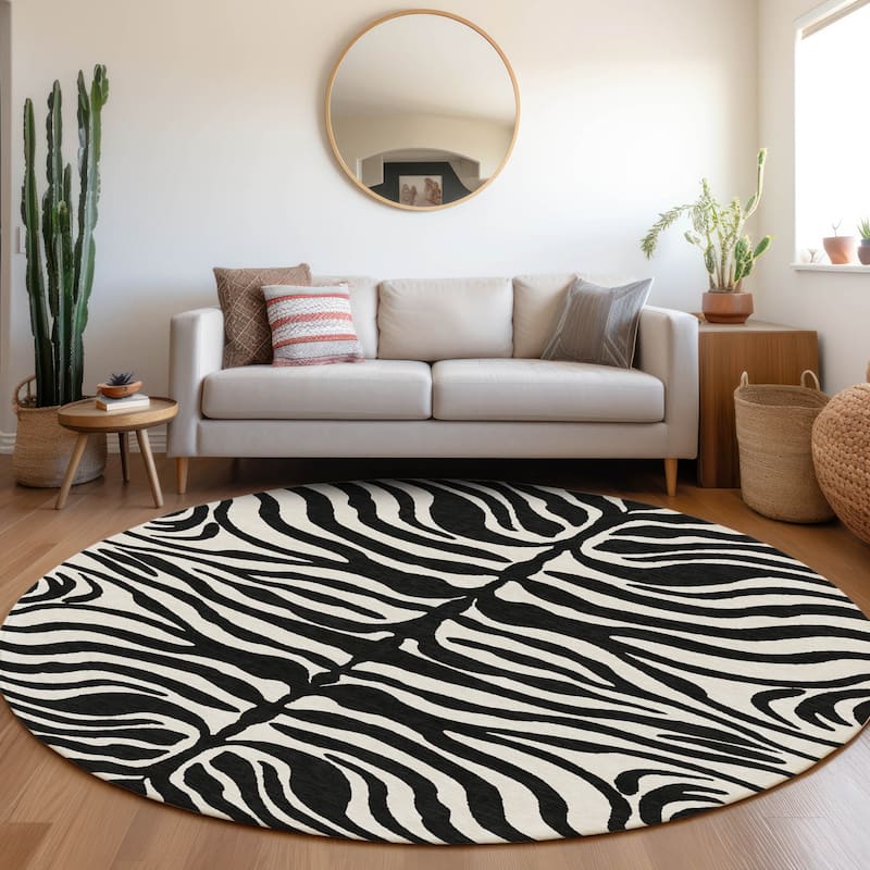 Machine Washable Indoor/ Outdoor Modern Animal Print Chantille Rug - Black - 8' x 8'