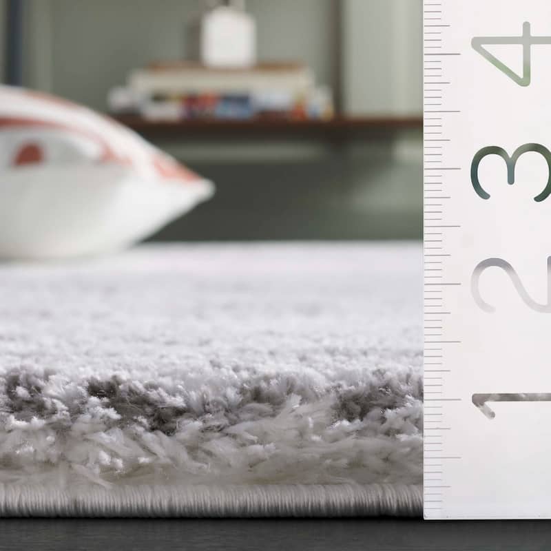SAFAVIEH Jasmine Renae Glam 1.6-inch Shag Rug