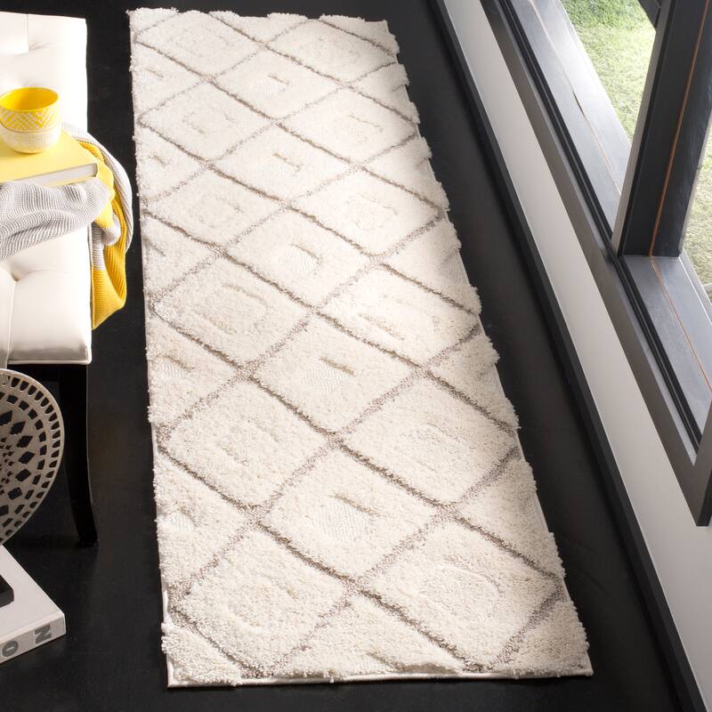 SAFAVIEH Olympia Shag Zephirine 1.2-inch Thick Rug - 2'3" x 8' Runner - Cream/Beige