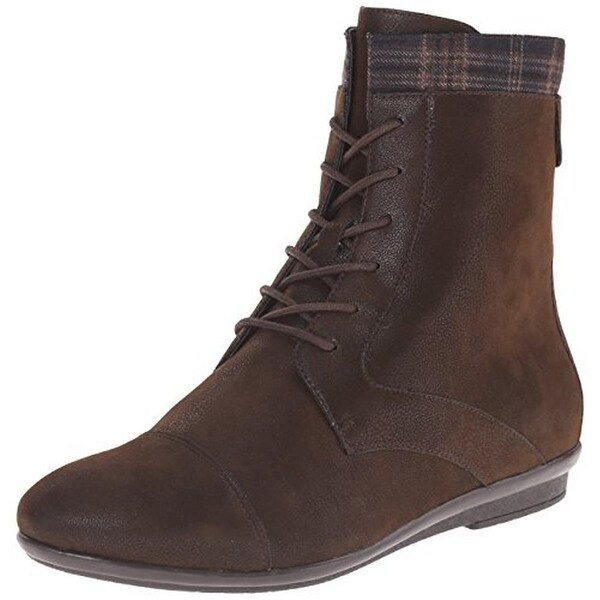 easy spirit lace up boots