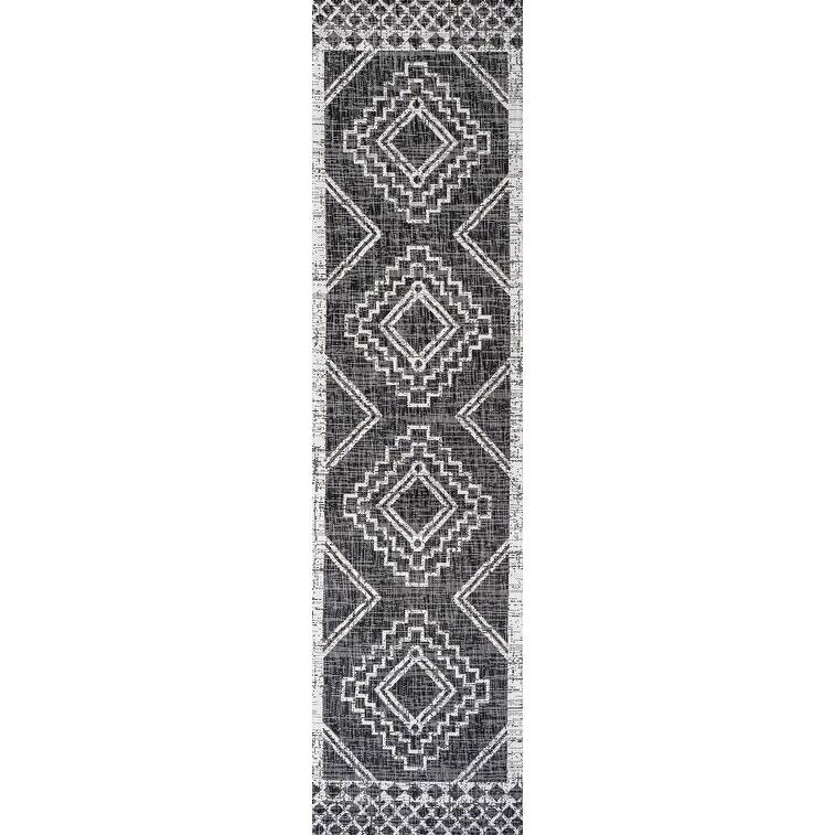 JONATHAN Y Carwa Diamond Tribal Medallion Indoor/Outdoor Area Rug - 2 X 8 - Black/Ivory