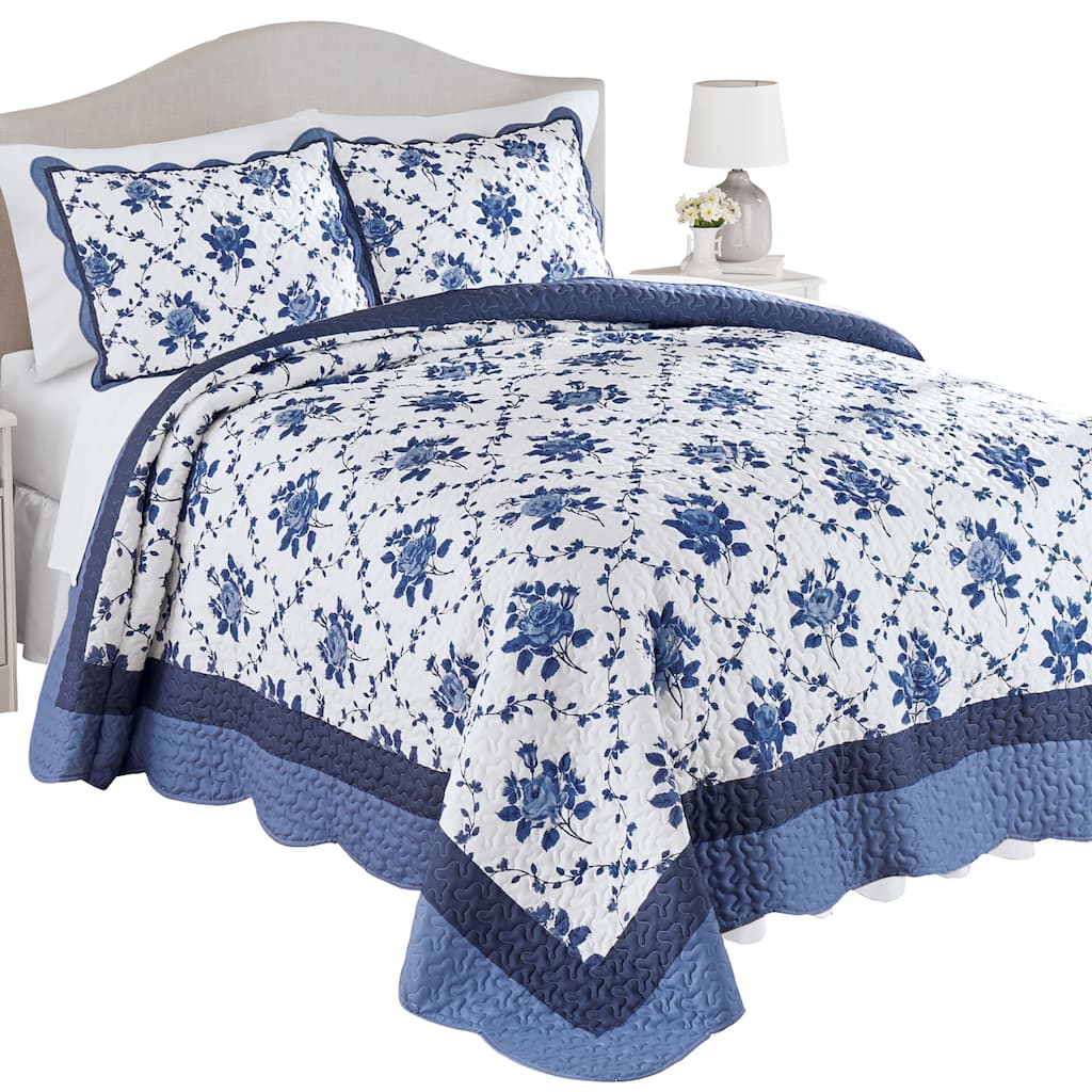 Brielle Rose Bouquet Trellis Rose Design Oversized Scalloped Edge Quilt