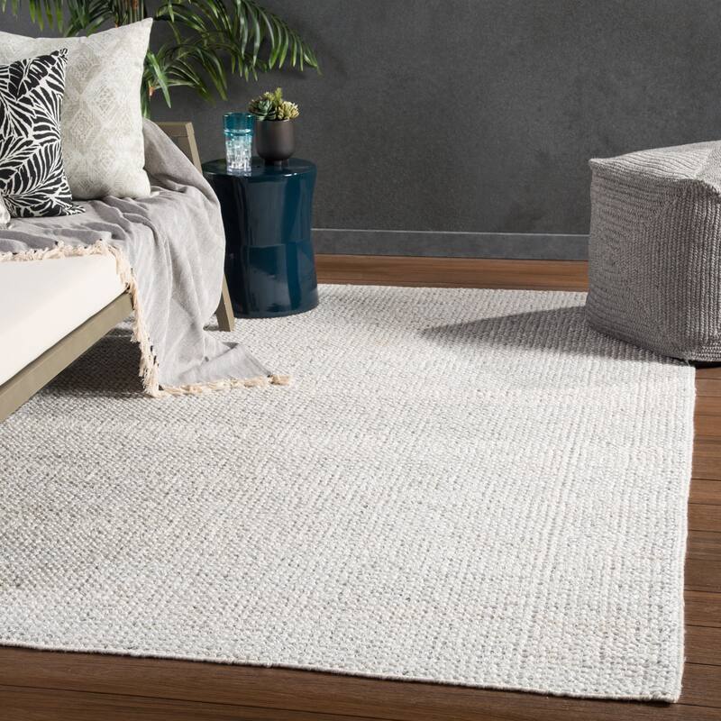 Orleanna Indoor/ Outdoor Solid Area Rug