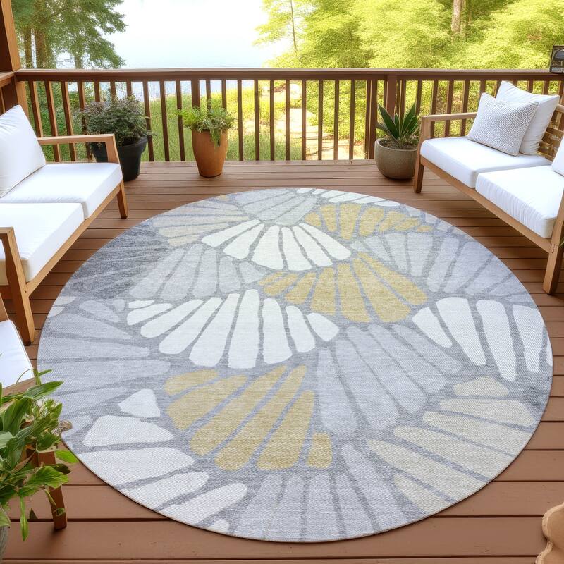Machine Washable Indoor/ Outdoor Floral Modern Chantille Rug - Gray - 8' x 8'